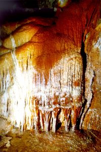 Versinterungen in der Höhle von Selenitsa